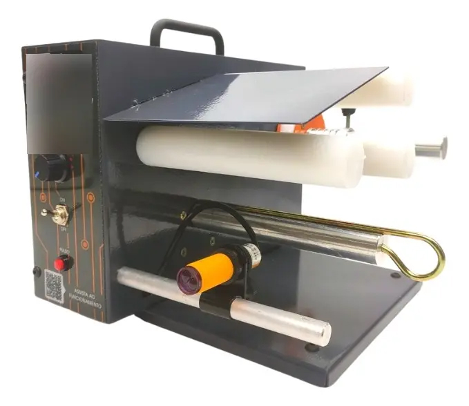 Dispensador de etiquetas e rótulos manual em estrutura metálica para linha de produção